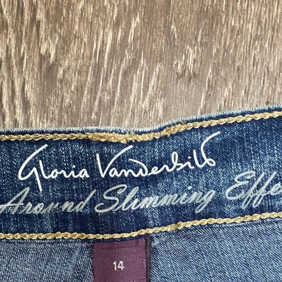 Gloria Vanderbilt Size 14 -Y2K Amanda Jeans – Blue Floral Embroidered Slimming - Picture 3 of 6